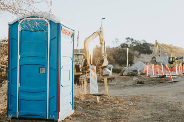 Best Porta potty delivery and setup  in Flatonia, TX